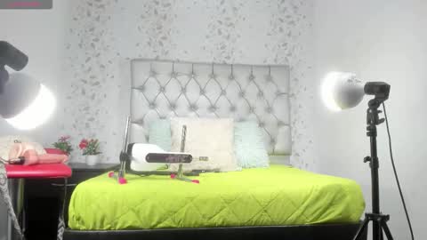 Snapshot of michelle_perla chatting on October 27, 6:56 pm michelle perla online show from October 27, 6:56 pm