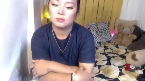 Snapshot of michellechannelxxx chatting on April 28, 8:19 am Michelle online show from April 28, 8:19 am