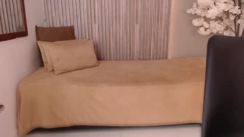 Michelle online show from October 9, 1:20 pm