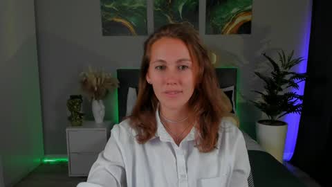 Snapshot of michelleortis chatting on December 4, 2:15 pm MichelleOrtis online show from December 4, 2:15 pm