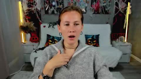 Snapshot of michelleortis chatting on October 29, 12:40 pm MichelleOrtis online show from October 29, 12:40 pm