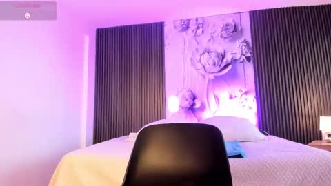 michellepreston_ online show from March 5, 12:12 pm