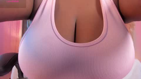michellepreston_ online show from June 11, 12:14 pm