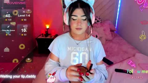   online show from May 13, 4:26 pm