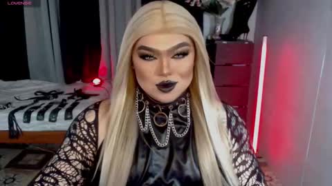 Snapshot of michellevixen921 chatting on September 22, 5:26 pm Michelle online show from September 22, 5:26 pm