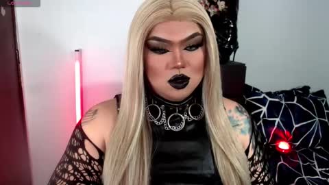 Snapshot of michellevixen921 chatting on November 6, 6:47 am Michelle online show from November 6, 6:47 am