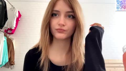 Jenny online show from April 25, 8:39 am