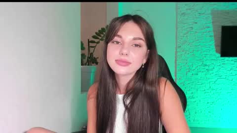 Michellee online show from September 26, 3:05 pm