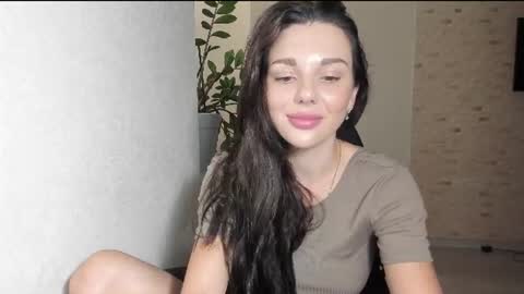 Michellee online show from June 16, 12:30 pm