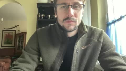 Snapshot of michgabo chatting on December 1, 9:47 am michgabo online show from December 1, 9:47 am