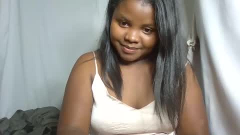 Snapshot of michou61 chatting on December 17, 7:20 pm michou61 online show from December 17, 7:20 pm