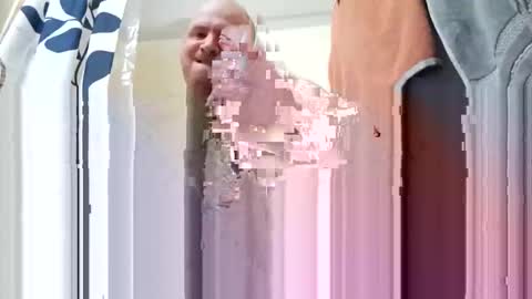 Snapshot of mickey_2007 chatting on January 15, 4:17 am mickey_2007 online show from January 15, 4:17 am