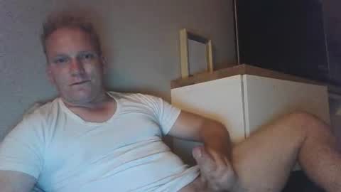 mickkxl online show from September 18, 11:29 pm