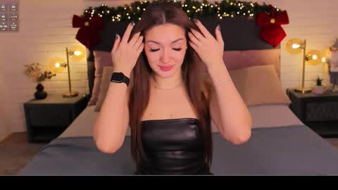 micky___love online show from December 14, 8:46 pm