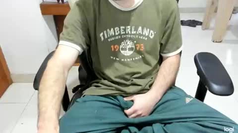 Snapshot of microfama00 chatting on February 5, 8:08 am microfama00 online show from February 5, 8:08 am