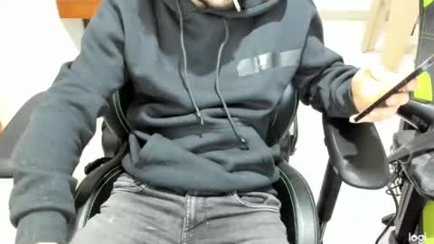 Snapshot of microfama00 chatting on February 9, 7:23 am microfama00 online show from February 9, 7:23 am