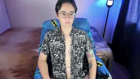 Snapshot of midnight07_ chatting on November 17, 3:29 pm Blue online show from November 17, 3:29 pm