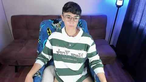 Blue online show from June 1, 3:36 pm