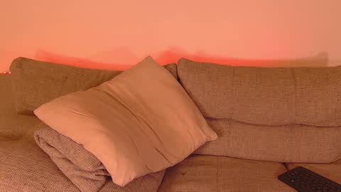 Snapshot of midnight__muse chatting on December 17, 8:34 am Rain online show from December 17, 8:34 am