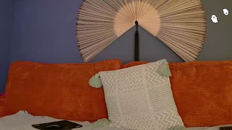 Snapshot of midnight__muse chatting on December 19, 5:29 am Rain online show from December 19, 5:29 am