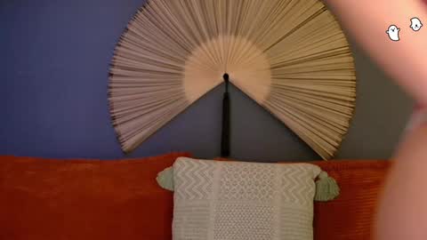 Snapshot of midnight__muse chatting on December 20, 5:04 am Rain online show from December 20, 5:04 am