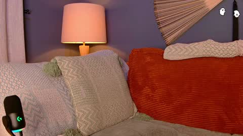 Snapshot of midnight__muse chatting on January 8, 8:06 am Rain online show from January 8, 8:06 am