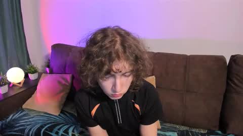 Max online show from January 14, 5:07 pm