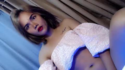 Snapshot of midnight_cravings143 chatting on January 18, 10:08 am terra online show from January 18, 10:08 am