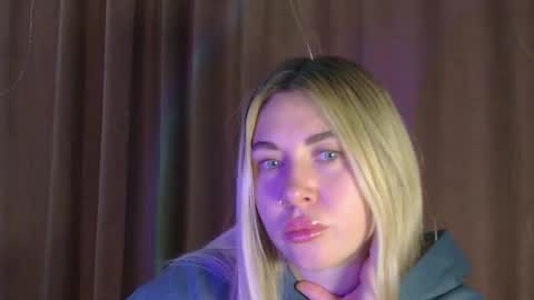 Snapshot of midnight_lace1 chatting on February 3, 9:03 am Midnight lace1 online show from February 3, 9:03 am