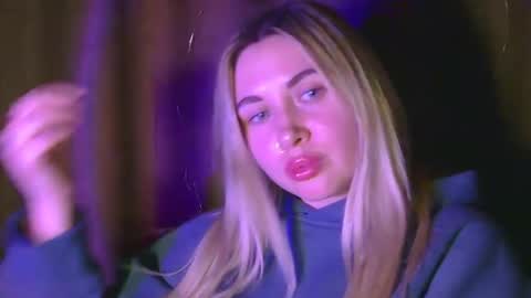 Snapshot of midnight_lace1 chatting on February 8, 9:40 pm Midnight lace1 online show from February 8, 9:40 pm