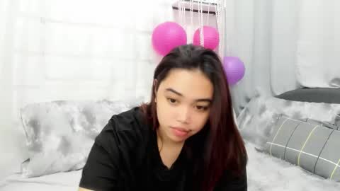 Snapshot of midnightbunny_ chatting on October 15, 9:42 am Bunny 3 online show from October 15, 9:42 am