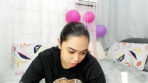 Snapshot of midnightbunny_ chatting on October 16, 1:12 pm Bunny 3 online show from October 16, 1:12 pm