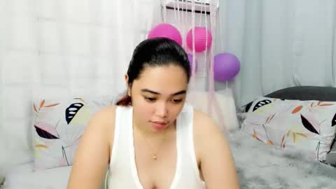 Snapshot of midnightbunny_ chatting on November 7, 11:27 pm Bunny 3 online show from November 7, 11:27 pm