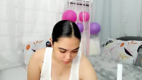 Snapshot of midnightbunny_ chatting on November 10, 8:52 pm Bunny 3 online show from November 10, 8:52 pm