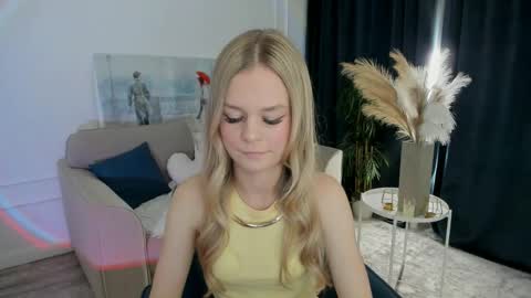midnighteaura online show from June 1, 7:26 pm