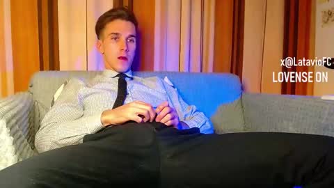 Snapshot of midnighter__ chatting on November 22, 12:53 am Alexey or just Alex online show from November 22, 12:53 am