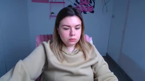 Snapshot of midnightmariana chatting on November 23, 6:35 am Mariana online show from November 23, 6:35 am