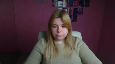 Snapshot of midnightmariana chatting on April 25, 5:32 am Mariana online show from April 25, 5:32 am