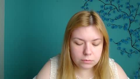 Snapshot of midnightmariana chatting on May 9, 5:23 am Mariana online show from May 9, 5:23 am