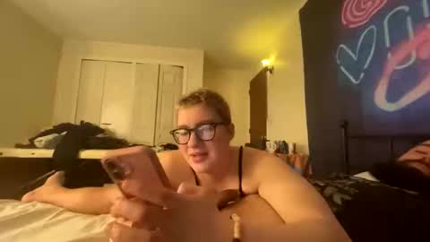 midnightmochi2 online show from April 16, 2:34 am