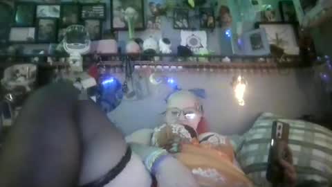 midnightseducer1 online show from April 5, 12:57 pm