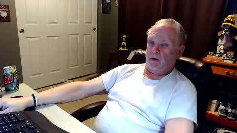 midwestdad09 online show from December 15, 2:38 am