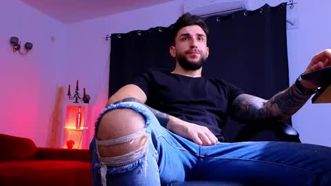 MightyAaron online show from November 18, 3:27 pm