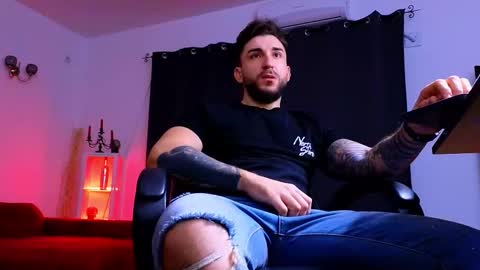 MightyAaron online show from December 1, 5:01 am