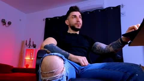 MightyAaron online show from March 29, 5:07 am