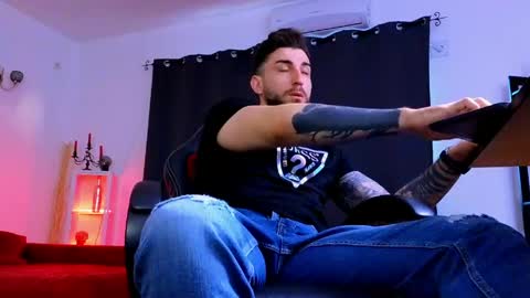 MightyAaron online show from April 15, 3:57 am