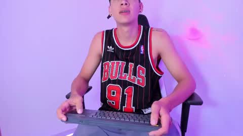 Snapshot of miguel_cagee chatting on October 25, 8:47 pm miguel_cagee online show from October 25, 8:47 pm