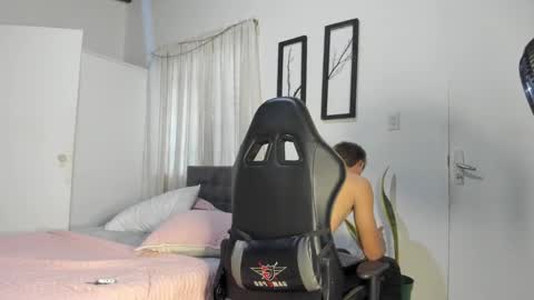 Miguel Hernandez online show from January 22, 9:10 pm