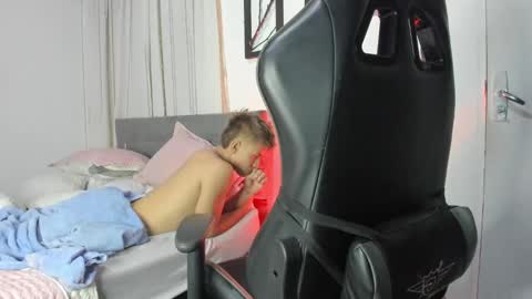 Miguel Hernandez online show from January 31, 3:09 am