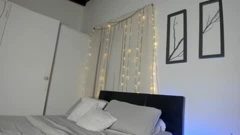 Miguel Hernandez online show from February 12, 12:37 am